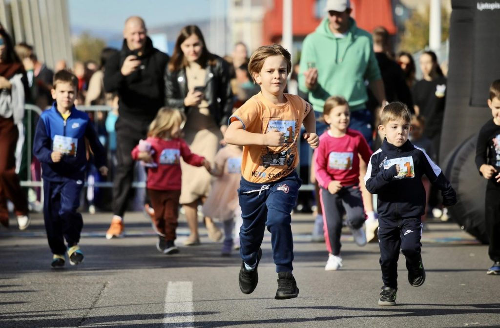 Djeca na Dječijoj trci NLB Podgorica Millennium Run-a