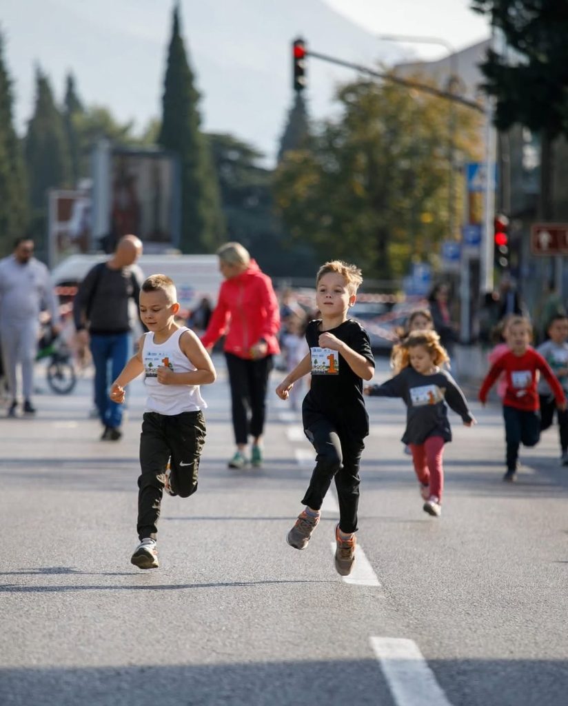 Djeca na Dječijoj trci NLB Podgorica Millennium Run-a